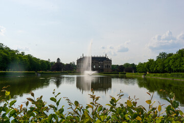 Fototapeta na wymiar Palais and Fountain Dresden Great Garden