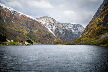 Obraz premium Autumn in fjord, Norway, Gudvangen