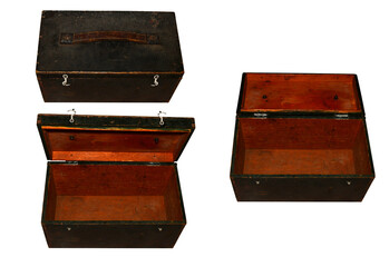 Old open and closed crates empty inside on isolated transparent background  ( the photos have the same perspective they can be an animation )