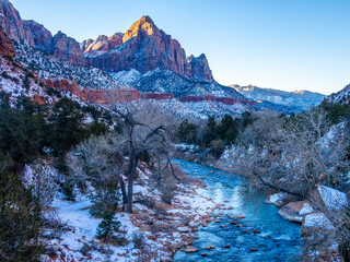 Fototapeta na wymiar Winter morning view at The Watchman in Zion