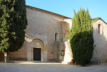 Église Saint-Martin (XIIème siècle) à Pollestres, Pyrénées-Orientales, Roussillon, Occitanie.