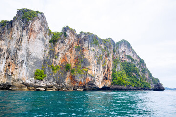 Fototapeta na wymiar Beautiful landscape of the Phi Phi Islands, Thailand
