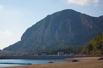 This is the beach where Sanbang Mountain is located in Jeju Island.