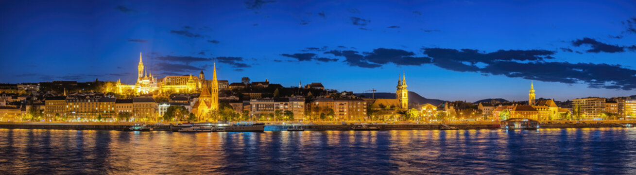 Fototapeta Budapest Hungary, night panorama city skyline at Matthias Church Fisherman's Bastion and Danube River
