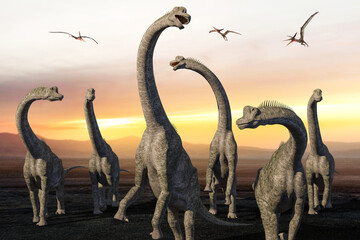 プテラノドンが飛び交う夕映えの大地を歩くブラキオサウルスの群れ