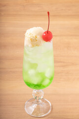 メロンクリームソーダ　フロート