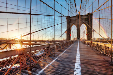 Rainbow over Brooklyn bridge in New York City at sunrise, USA - obrazy, fototapety, plakaty