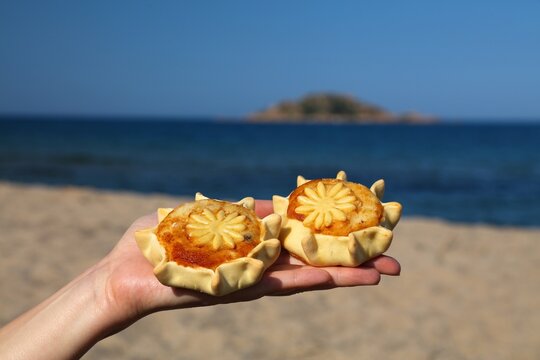 Pardula or formagelle Sardinia food