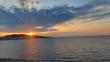 Naklejka premium Deniz ve deniz dalgaları, Sea and sea waves - Gün batımı, sunset- sea travel on a boat, teknede deniz seyahati- sea view, deniz manzarası- Akdeniz, Mediterranean- view, manzara
