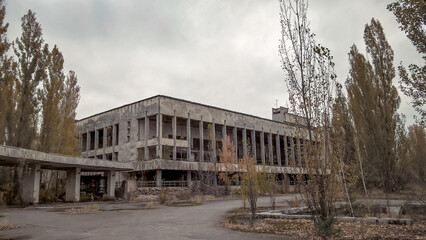 Fototapeta na wymiar old abandoned empty building in Chernobyl Ukraine
