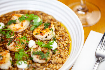 Arroz Caldoso de Camarão com Gremolata
Shrimp Stew Rice with Gremolata
