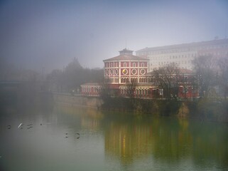 Niebla en el r&iacute;o Ebro