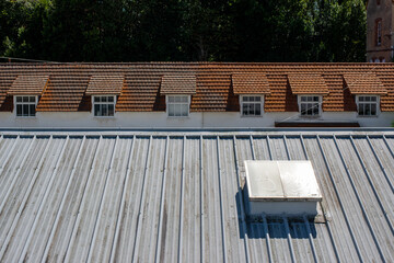 Toiture d'une usine ancienne