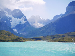Obraz premium Lakes and mountains in Torres del Paine National Park in Chilean Patagonia