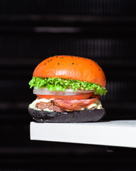 Delicious and provocative burger prepared with artisanal meat, vegetables, artisanal brioche bread and other ingredients