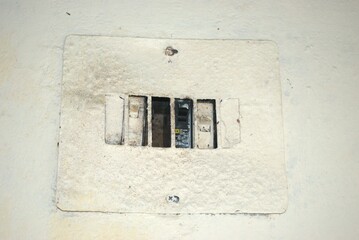 electric, electricity, wall, power, outlet, energy, switch, plug, socket, white, electrical, old, light, home, button, voltage, supply, technology, isolated, cable, object, house, equipment, door, cur