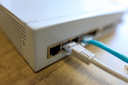 セキュリティルーターを追加してより安心して取り組めるリモートワーク