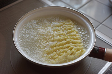 インスタントラーメン