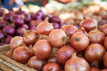 Obraz premium Fresh onions at a farmer's market