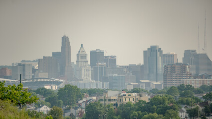 Fototapeta na wymiar morning view of cinsinnati ohio downtown skyline
