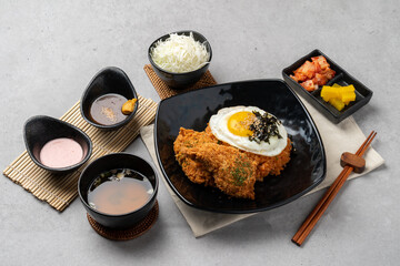 Harekatsu, pork cutlet, shrimp cutlet, kimchi fried rice, kimchi, cheese katsu, udon, roskatsu, fish cutlet, side dish, sauce, cabbage