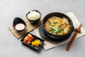 Harekatsu, pork cutlet, shrimp cutlet, kimchi fried rice, kimchi, cheese katsu, udon, roskatsu, fish cutlet, side dish, sauce, cabbage