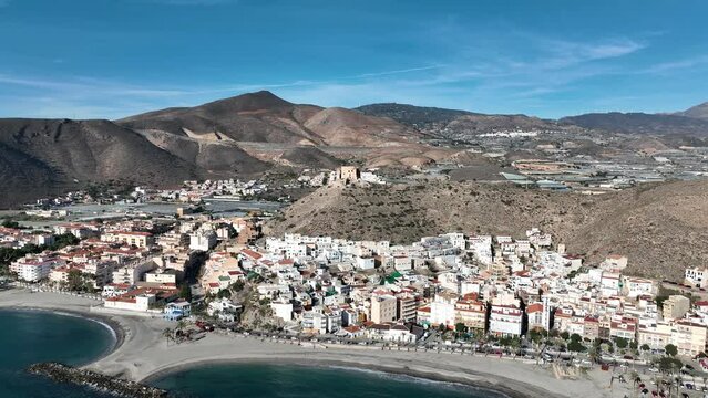 vista a&eacute;rea de la costa del municipio de Castell de Ferro en la provincia de Granada, Andaluc&iacute;a
