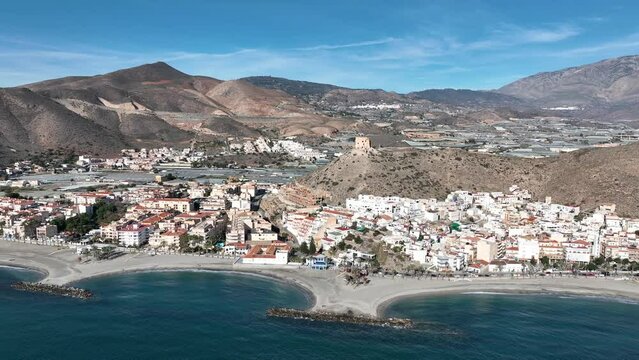 vista a&eacute;rea de la costa del municipio de Castell de Ferro en la provincia de Granada, Andaluc&iacute;a