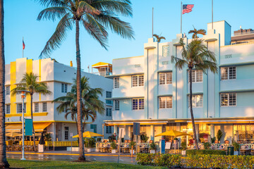 art deco buildings of the famous ocean drive in miami - obrazy, fototapety, plakaty