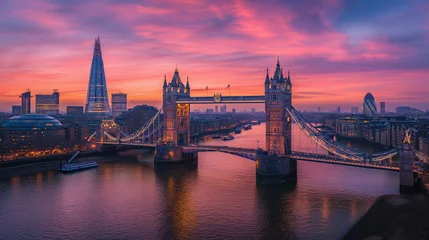Photo sur Plexiglas Tower Bridge London's Sunset Splendor: Tower Bridge and The Shard in a Mesmerizing Dusk Panorama