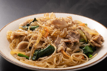 豚肉の春雨炒め　チャプチェ