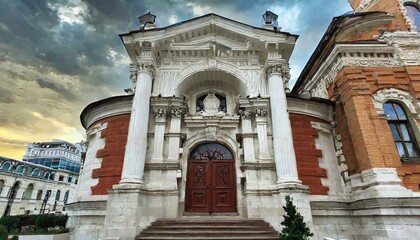 Obraz premium the entrance to the cathedral of saint mary