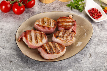 Grilled pork tenderloin with bacon