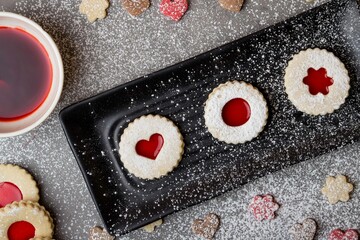 Linzer cookies