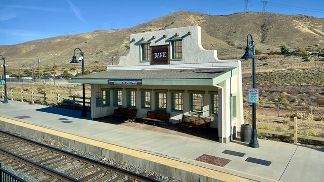 PALMDALE, CA, DEC 6, 2023: stylized passenger shelter at new Vincent Grade-Acton railway station on the Metrolink Antelope Valley line
