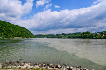 Dreiflüsseeck bei Passau, Zusammentreffen der drei Flüsse Donau, Inn und Ilz bei Passau in...