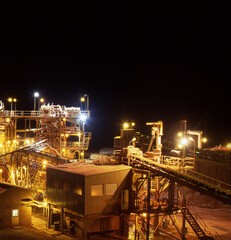 Elevated view of Gold Mine processing at night - 724973362