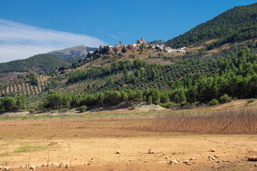 Fototapeta na wymiar Hornos de Segura Overlooking the Dry Tranco Reservoir Bed