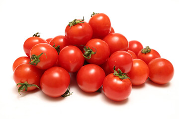 白背景のミニトマト