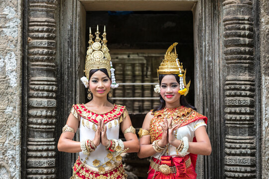 Two khmer Apsara dancers, Angkor temples, Cambodia