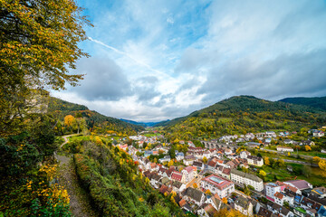 View of the town of Hornberg in the Black Forest. City in Baden-Württemberg with the surrounding green nature with forests and mountains.
