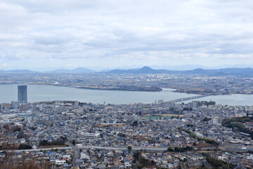 池の内展望地から見下ろす大津市街地の風景