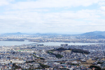 池の内展望地から見下ろす大津市街地の風景