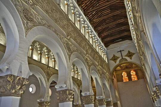 Toledo, interno della ex Sinagoga de Santa Mar&iacute;a La Blanca - Spagna