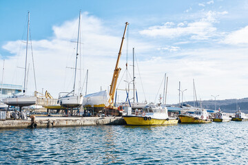 Obraz premium Yachts in sea port