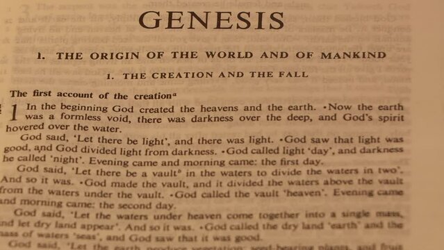 En principio la creaci&oacute;n Dios dijo: que se haga la luz. Este es el relato del G&eacute;nesis. en Hebreo, y en lengua original. 