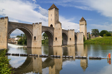 Fototapeta na wymiar Valentre Bridge in Cahors