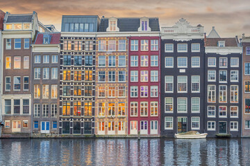 Obraz premium Colorful canal houses in Amsterdam