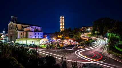 Fireworks in Cassacco. Celebrations between the cathedral and the ancient bell tower