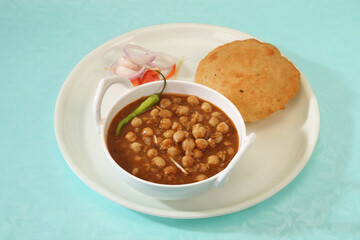 Punjabi Chana Masala With Puri Or Chole Puri